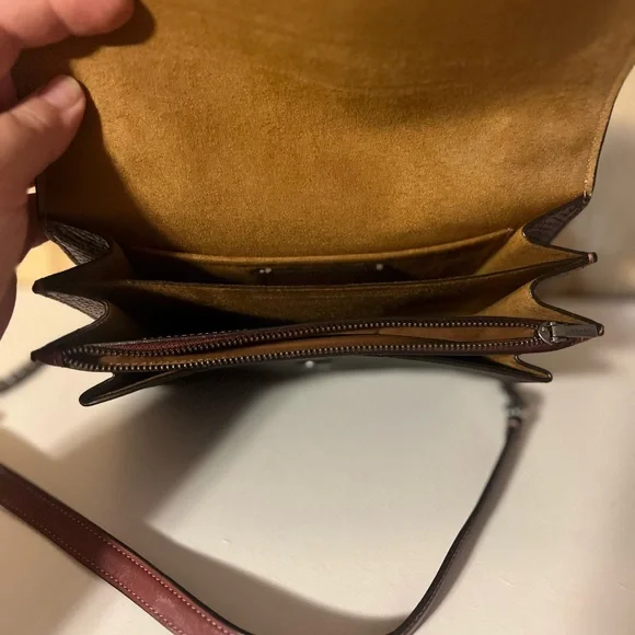 Authentic coach Small crossbody/shoulder bag- burnt orange and burgundy color - Picture 4 of 7